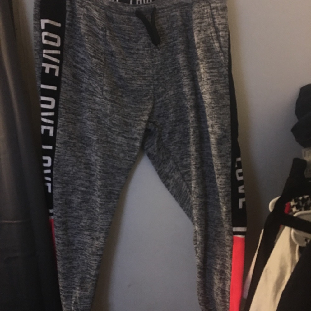 2x joggers